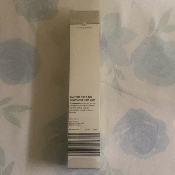 Huntington Home 2 Pack Flower Led Novelty Taper Candles - Picture 5 of 10